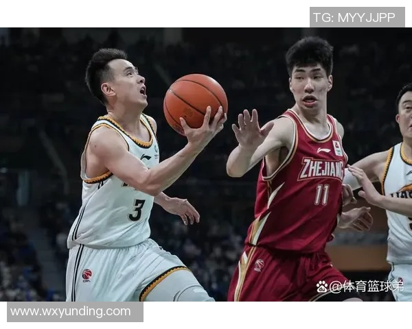 8月15日辽宁队与广东队激战正酣谁将赢得这场篮球巅峰对决 8月15日辽宁队与广东队激战正酣谁将赢得这场篮球巅峰对决